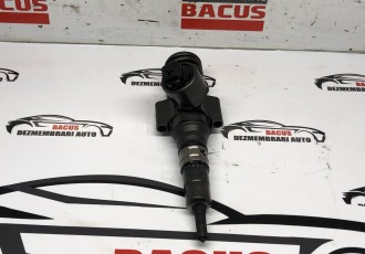 Injector Volkswagen Golf 5 cod: 0414720404 ; 03g130073g