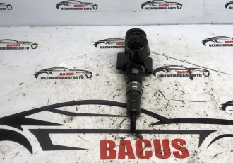 Injector Volkswagen Golf 5 cod: 0414720404 ; 03g130073g