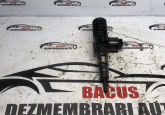 Injector Volkswagen Golf 5 cod: 0414720404 ; 03g130073g