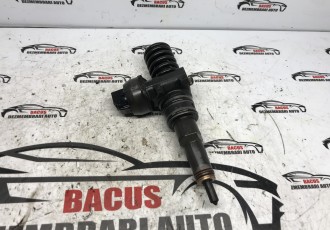 Injector Volkswagen Golf 5 Plus 2004-2009 cod- 038130073  