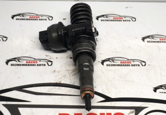 Injector VW Passat B6 3C 1.9 TDI 105 cai motor BLS an 2009 cod 038130079TX CS 0414720313