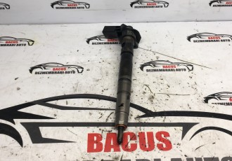 Injector VW Passat B6/B7 2.0 TDI - COD 03L130277 / 0445116030