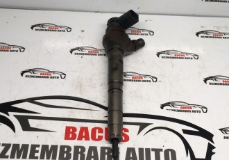 Injector VW Passat B7 / Golf 6 2.0 TDI Motor CFF Cod 03L130277J / 0445110369