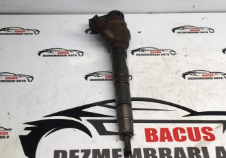 Injector VW Passat B7 / Golf 6 2.0 TDI Motor CFF Cod 03L130277J / 0445110369	