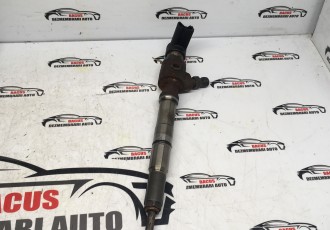 Injector VW Passat B7 / Golf 6 / Skoda Octavia 2 /1.6 TDi 03L130277B
