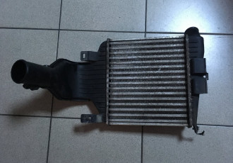 Intercooler Opel Astra H Zafira B 13161078