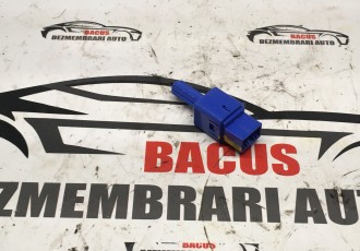 Intrerupator switch pedala frana honda JAZZ cod m49351