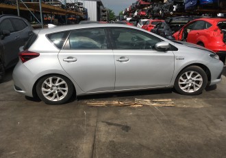 Jante Toyota Auris Design Hev Hatchbach 1.8 Benzina Hybrid / Electric Cutie Automata An 2018