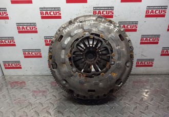Kit ambreiaj Volkswagen Passat B7 2014 limuzina 2.0 tdi