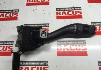 Maneta stergatoare Audi A3 8P cod: 8p0953519e