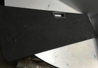 Mocheta portbagaj deasupra la roata de rezerva sandero 3