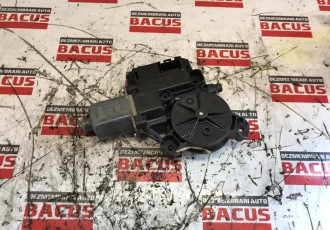 Motoras geam stanga fata VW Polo 6R 2009-2012 cod: 6R0959801T