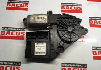 Motoras macara dreapta fata VW Touran cod: 1t0959702m