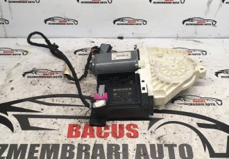 Motoras macara geam fata dreapta 1K0959702P / 3C1837462L / 1K0959792L 