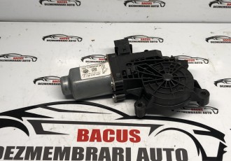 Motoras macara stanga fata Skoda Fabia 2 5J 2006-2014 cod- 6R0959801P 