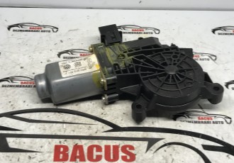 Motoras macara stanga fata Skoda Fabia 2 5J 2006-2014 cod- 6R0959801P