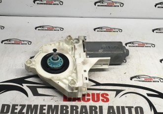Motoras macara usa dreapta fata pentru VW Eos 2007, cod 1Q0959702E