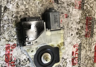 Motoras macara usa dreapta spate VW Passat B7 cod: 3AA959704A