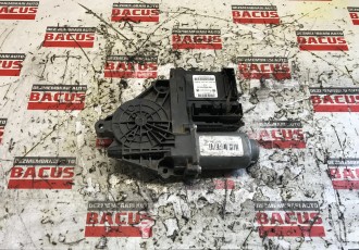 Motoras macara usa stanga fata VW Touran cod: 1K0959793Q / 5N0959701B
