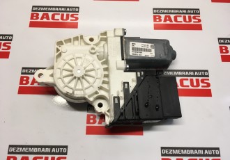 Motoras stanga spate Volkswagen Tiguan cod: 5n0959703b