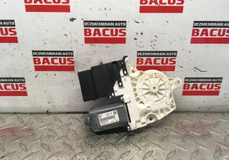 Motoras usa spate VW Tiguan 5N 5N0959703F