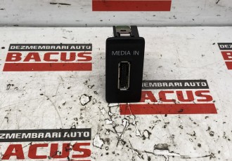 Mufa Media In Volkswagen Golf 7 cod: 5g0035222a