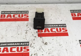 Mufa usb aux Opel Corsa E [2014 - 2020] COD- 25832462 