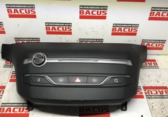 Panou Bord Comanda Media / Radio / Buton Avarii Peugeot 308 An 2018 Cod 96777660ZD