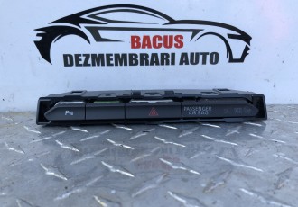 Panou Butoane Avarii / Senzori Parcare Volkswagen Passat B8 Cod 3G2853769A