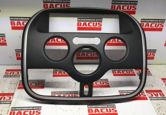 PANOU / CONSOLA CENTRALA PENTRU COMENZI RADIO RENAULT KANGOO COD- 682608894r
