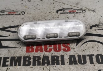 Plafoniera spate Dacia Logan 2 1.0 SCe 73 cai motor B4D-E4 an 2018 cod 8200074362