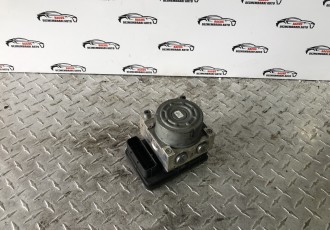 Pompa ABS Cod: 6868638 / 6868637-01 BMW Seria 4 F32/F33/F36 [2013 - 2017] Cabriolet 430d Steptronic (258 hp)