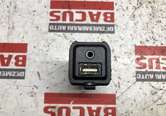 Port AUX / USB Mazda 2 Facelift An Fabricatie 2014