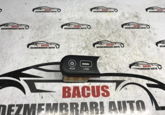 Port auxiliar Kia Cee'd cod: 96120 a2300
