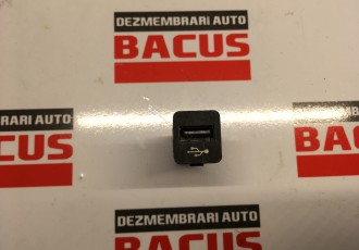 Port USB BMW F10 cod: 9167196 01