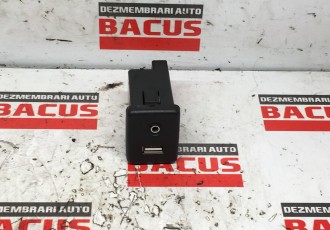 Port USB OPEL ASTRA 13599456