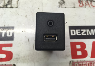 Port USB Opel Zafira C cod: 20868798