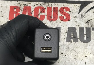 port usb&aux opel insignia, astra j cod: 13599456