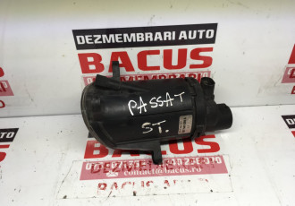 Proiector ceata VW Passat B5 cod: 3b7941699a