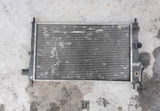 Radiator apa Opel Kadett cod: 90352138