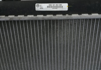 Radiator apa pentru VW Golf VI 1.6tdi cod: 1K0121251DD