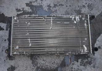 Radiator apa pentru VW Passat variant 3C5 cod: 353121253E