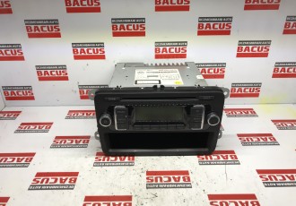 Radio CD Volkswagen Polo 6R Cod: 5M0035156D