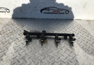 Rampă alimentare injectoare cu injectoare Audi A3 S3 8V  cod- 06K133681C 06L906031A 0280158266