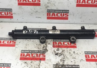 Rampa injectie Peugeot 607 Citroen C5 C6 Discovery 3 Jaguar XF 2.7 D Cod 4R8Q9D280BC 
