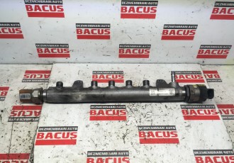 Rampa injectoare 03L130089A Audi A4 B8/8K [2007 - 2011] wagon 5-usi 2.0 TDI MT (143 hp)