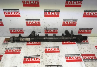 Rampa injectoare 1,6 tdi vw skoda seat cod 03L130089B