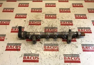 Rampa injectoare Audi A4 B8 2.0 TDI Cod 03L130089Q