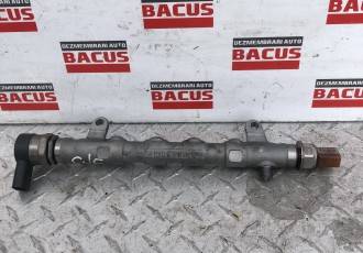 Rampa injectoare Audi A4 B8 2.0 TDI Cod 03L130089Q