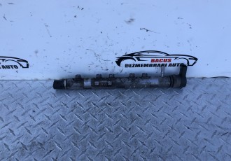 Rampa injectoare BMW Seria 3 E90 2.0 D cod: 0445214182 model 2008